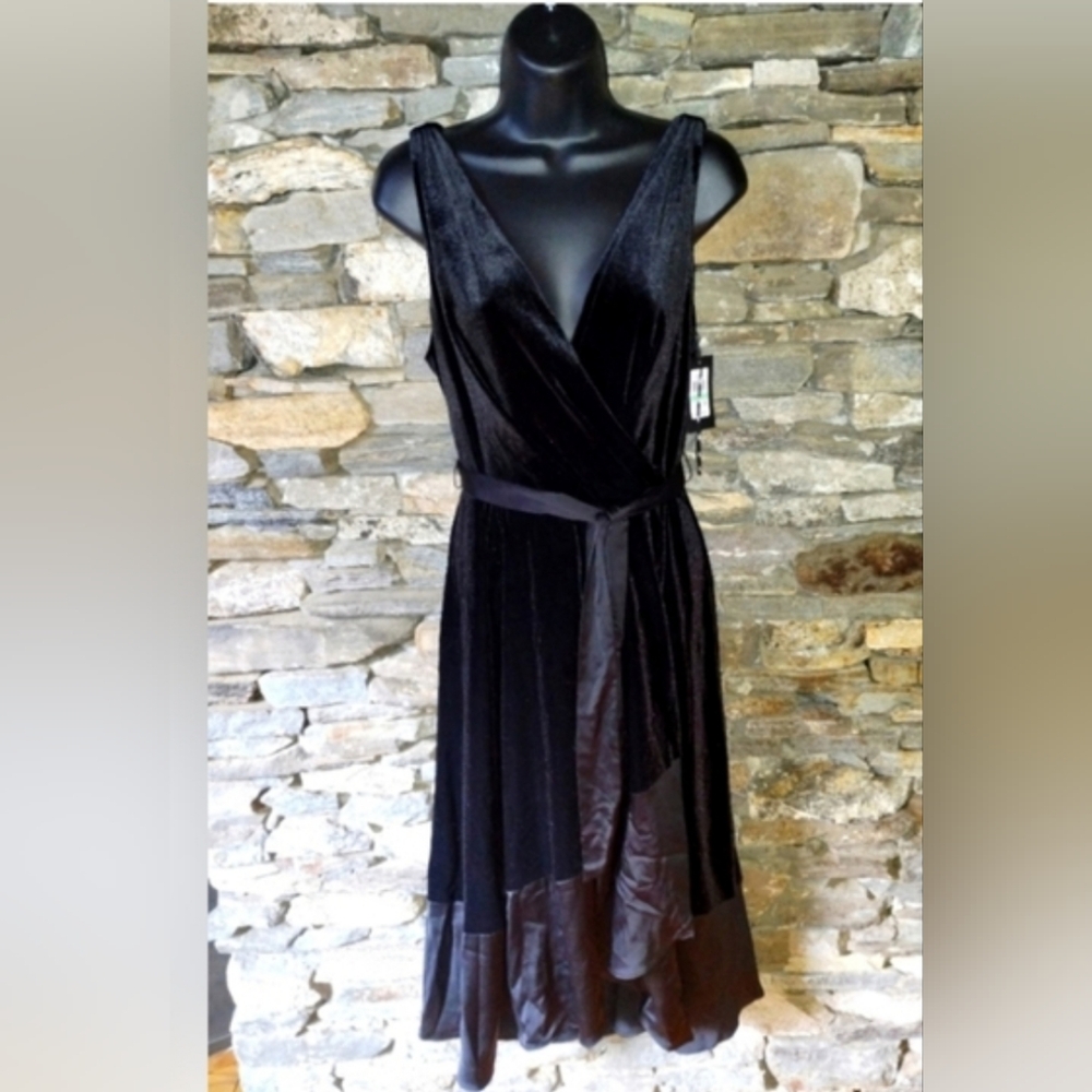 DKNY  NWT black belted velvety dress, v neck, slit